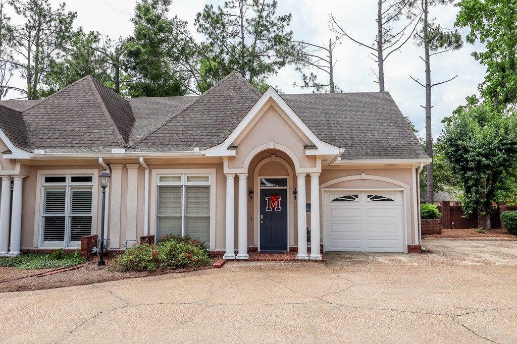 Photo of 111 Carriage Cv, OXFORD, MS 38655 (MLS # 167631)