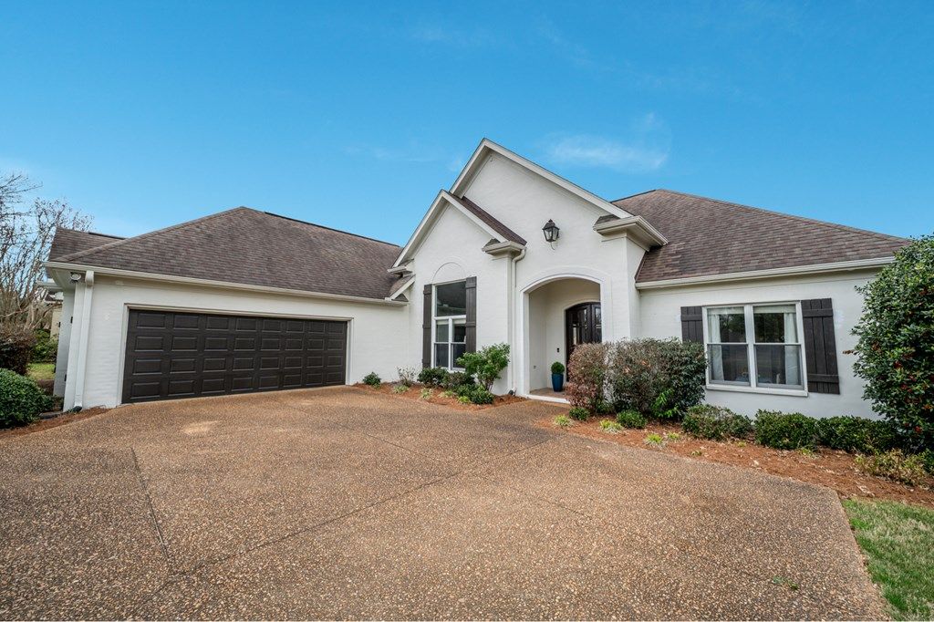 Photo of 307 Centerpointe Dr, OXFORD, MS 38655 (MLS # 167066)