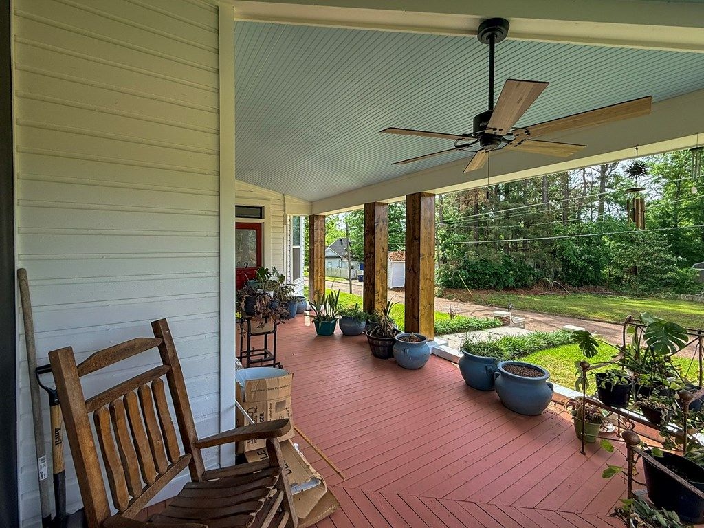 Photo of 108 Lafayette Streer St, WATER VALLEY, MS 38965 (MLS # 167349)