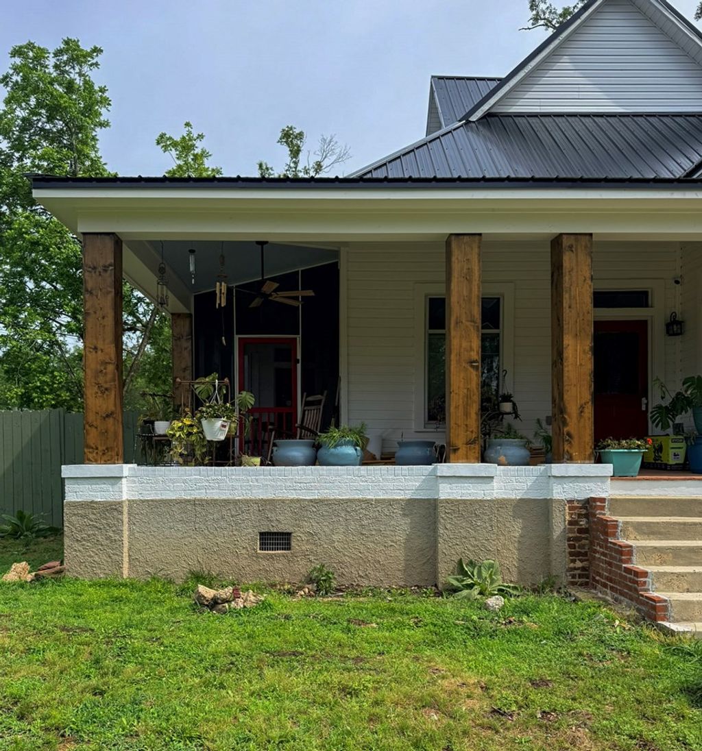 Photo of 108 Lafayette Streer St, WATER VALLEY, MS 38965 (MLS # 167349)