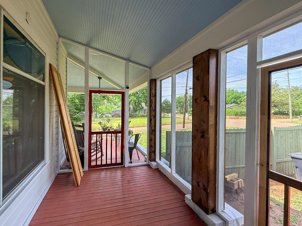 Photo of 108 Lafayette Streer St, WATER VALLEY, MS 38965 (MLS # 167349)