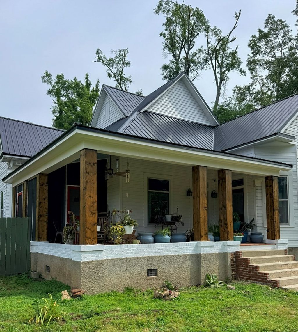 Photo of 108 Lafayette Streer St, WATER VALLEY, MS 38965 (MLS # 167349)