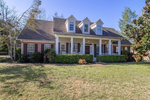 Photo of 760 Shady Oaks Cir, OXFORD, MS 38655 (MLS # 166899)