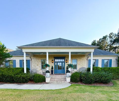 Photo of 200 Clubhouse Drive, OXFORD, MS 38655 (MLS # 161867)
