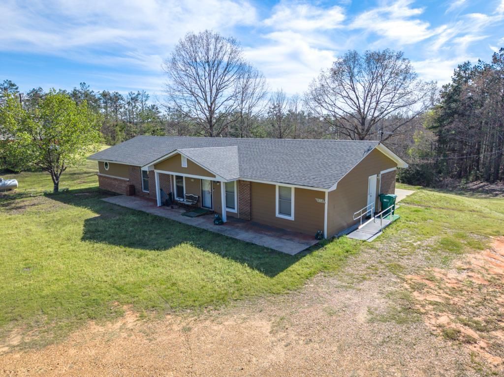 Photo of 664 County Road 224, WATER VALLEY, MS 38965 (MLS # 166938)