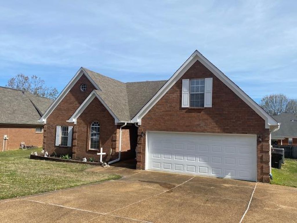 Photo of 1268 South Lake Drive, HERNANDO, MS 38632 (MLS # 166891)