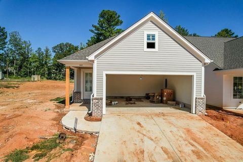 Photo of 905 Georgia Oak Cove, OXFORD, MS 38655 (MLS # 161296)