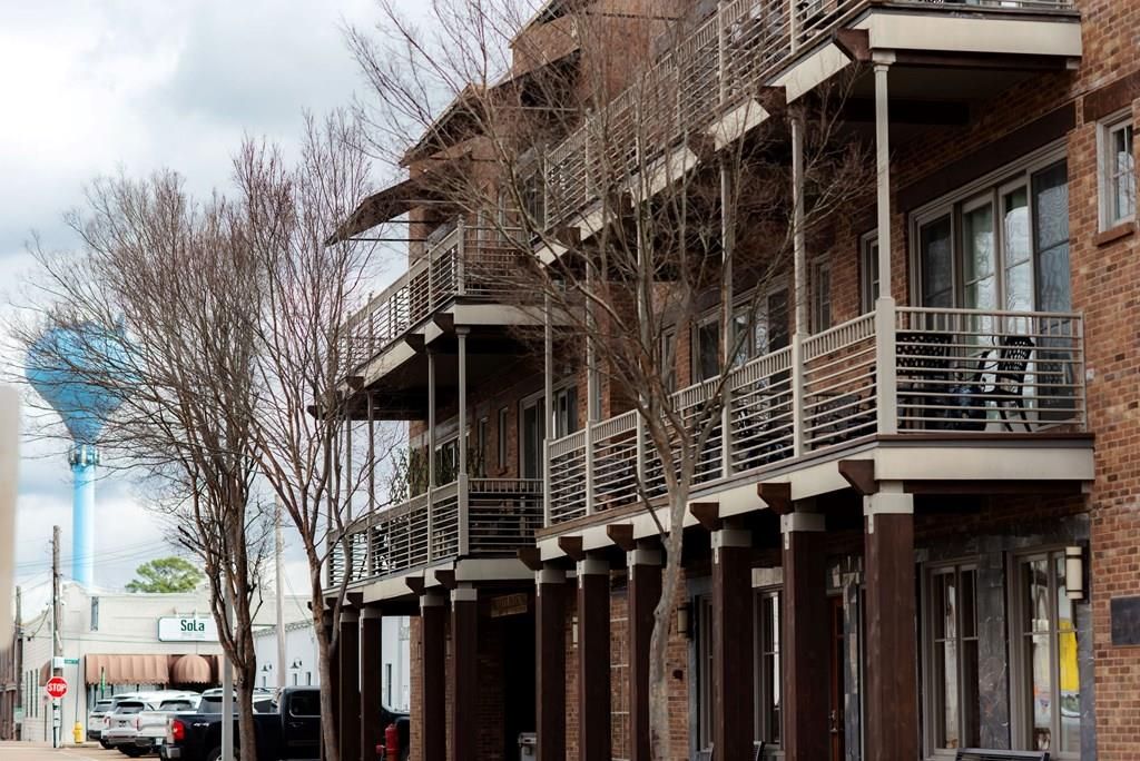 Photo of 1100 Tyler #203 Ave, OXFORD, MS 38655 (MLS # 164572)