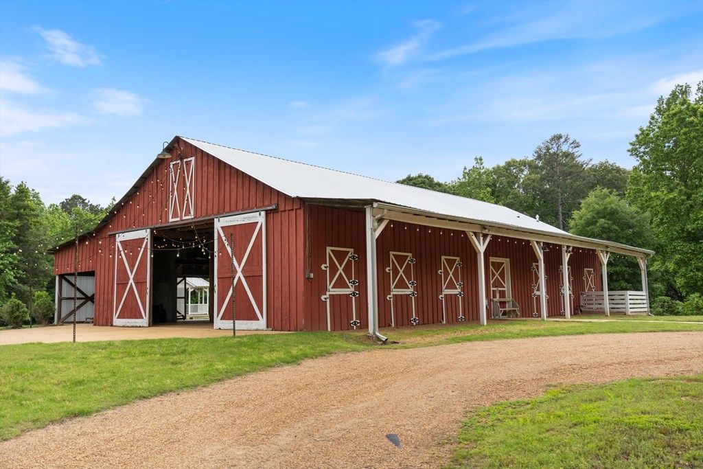 Photo of 81 County Road 231, OXFORD, MS 38655 (MLS # 167831)