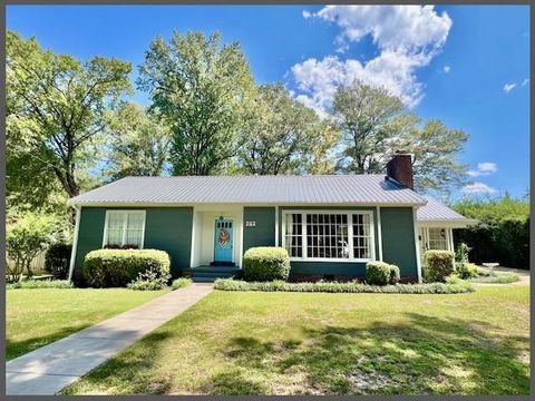 Photo of 202 Bates Street, BATESVILLE, MS 38606 (MLS # 161532)