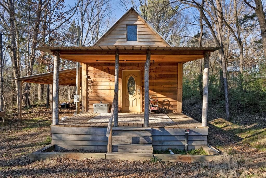 Photo of 1113A Sardis Lake Drive, BATESVILLE, MS 38606 (MLS # 164456)