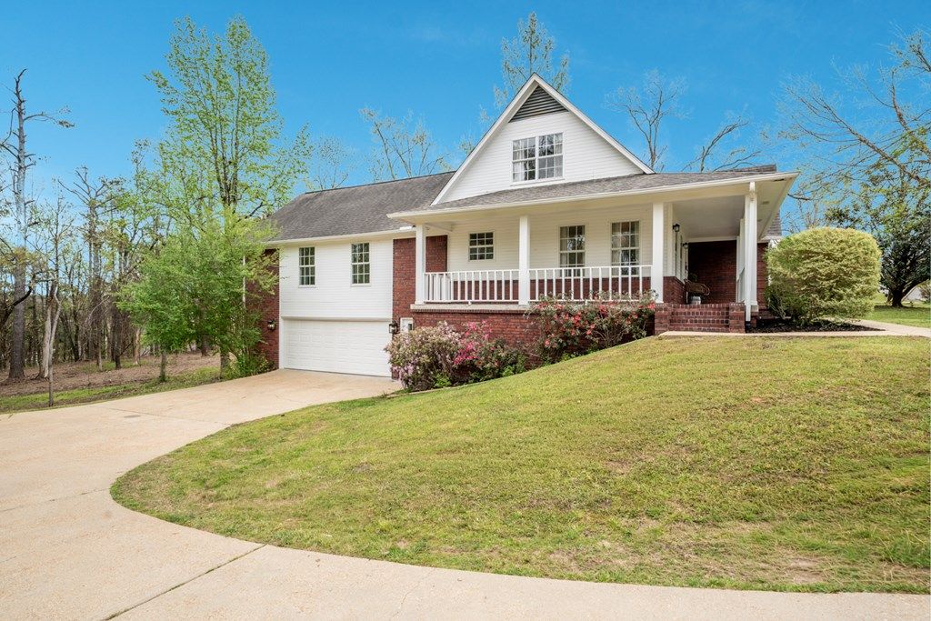 Photo of 220 Woodlawn Dr, OXFORD, MS 38655 (MLS # 167017)