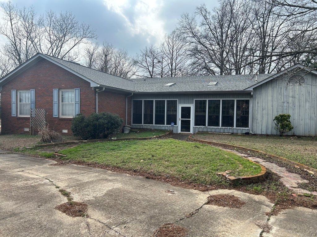 Photo of 502 Tenth Street, OTHER, MS 38643 (MLS # 167025)