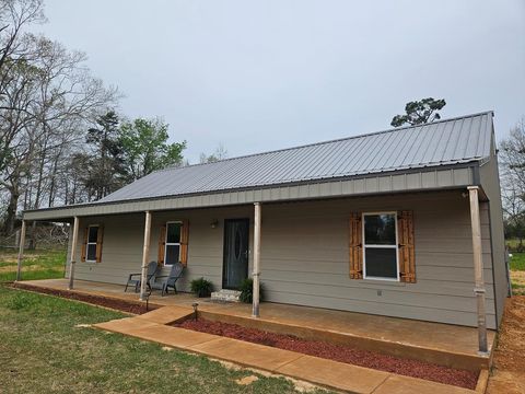 Photo of 911 Crouch Rd, BATESVILLE, MS 38606 (MLS # 166988)