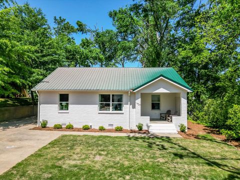 Photo of 1407 Pierce, OXFORD, MS 38655 (MLS # 167235)