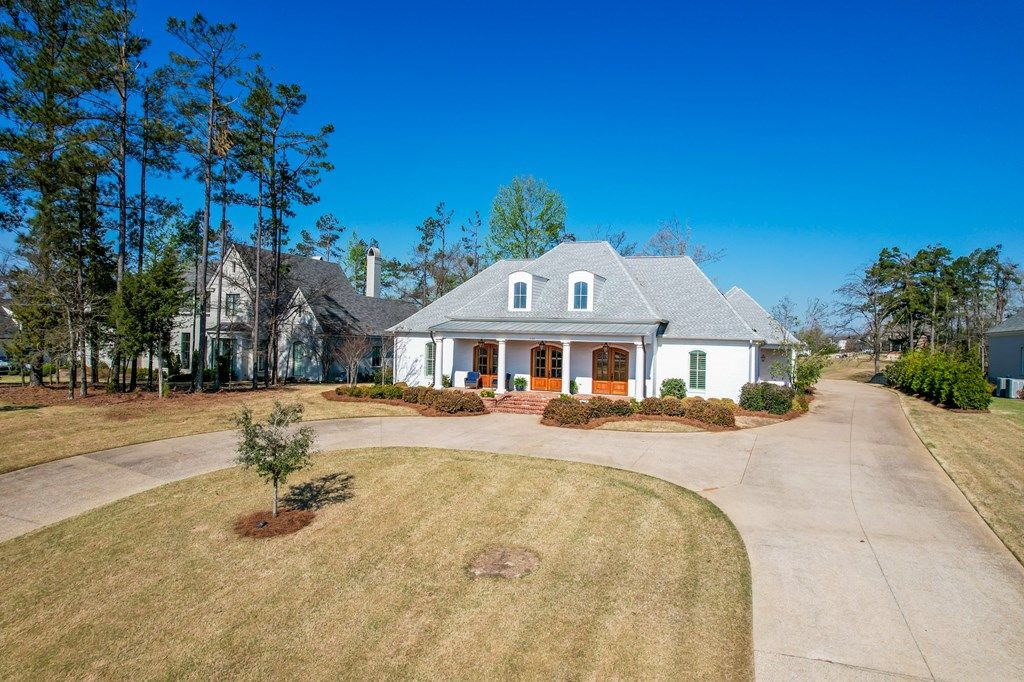 Photo of 1102 Hogan Cove, OXFORD, MS 38655 (MLS # 166976)