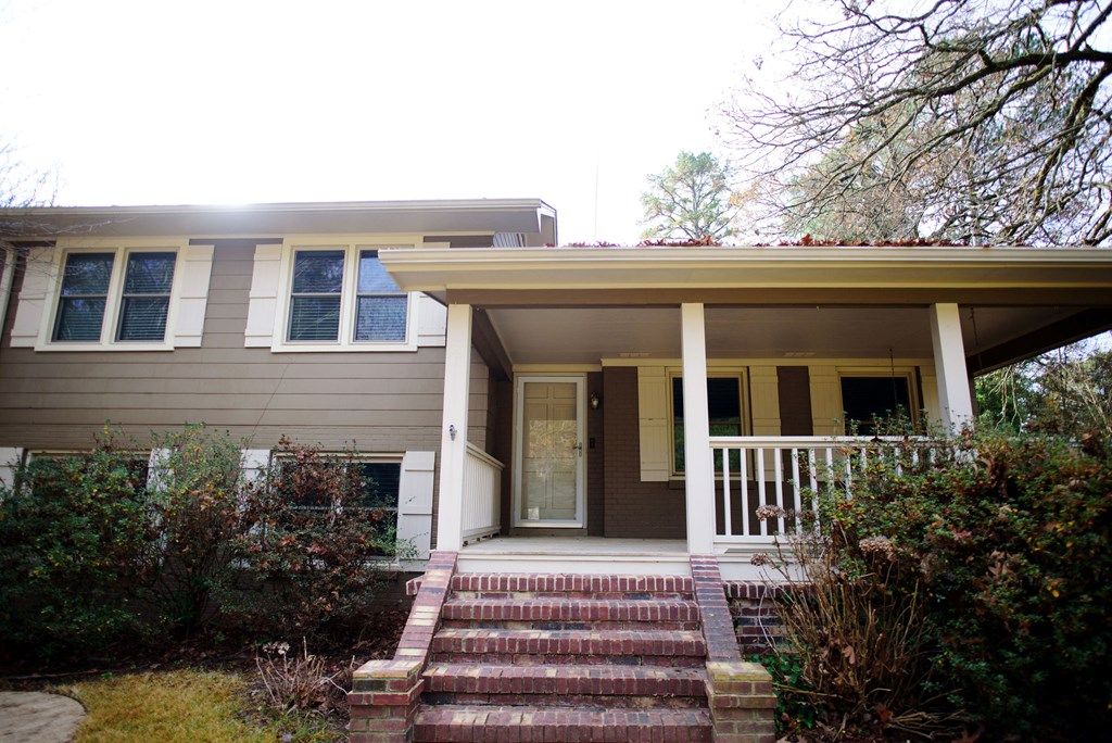 Photo of 310 Sisk Ave, OXFORD, MS 38655 (MLS # 162198)