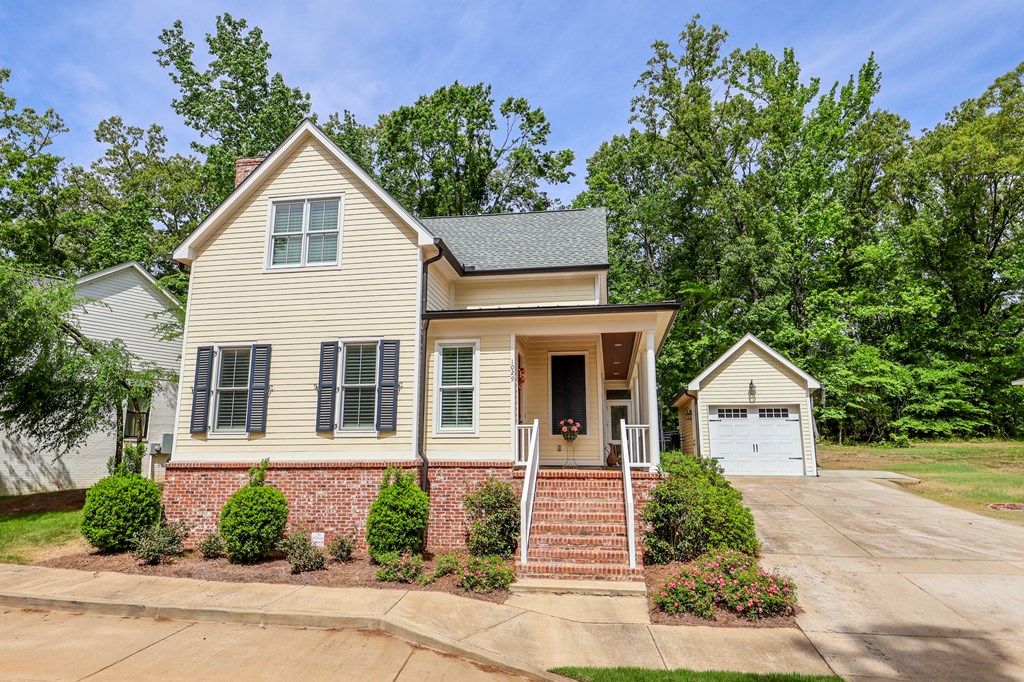 Photo of 1029 Fieldstone Lane, OXFORD, MS 38655 (MLS # 167244)
