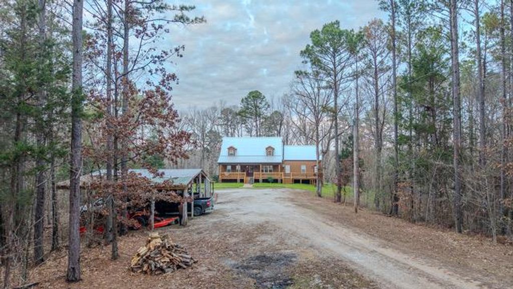 Photo of 822 Cr 244, ABBEVILLE, MS 38601 (MLS # 166869)