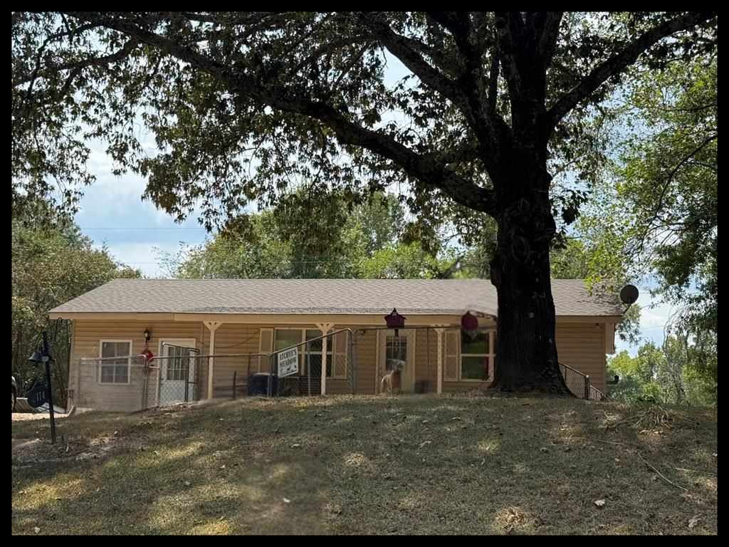 Photo of 2174 Cr 53, WATER VALLEY, MS 38965 (MLS # 161593)