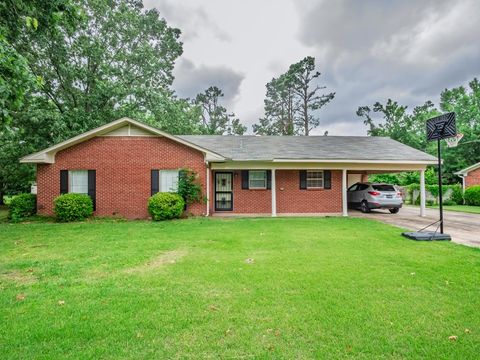 Photo of 115 1/2 Marie ST, BATESVILLE, MS 38606 (MLS # 167703)