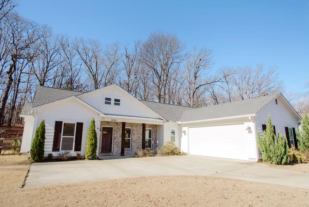 Photo of 1030 Whitetail Landing, OXFORD, MS 38655 (MLS # 162329)