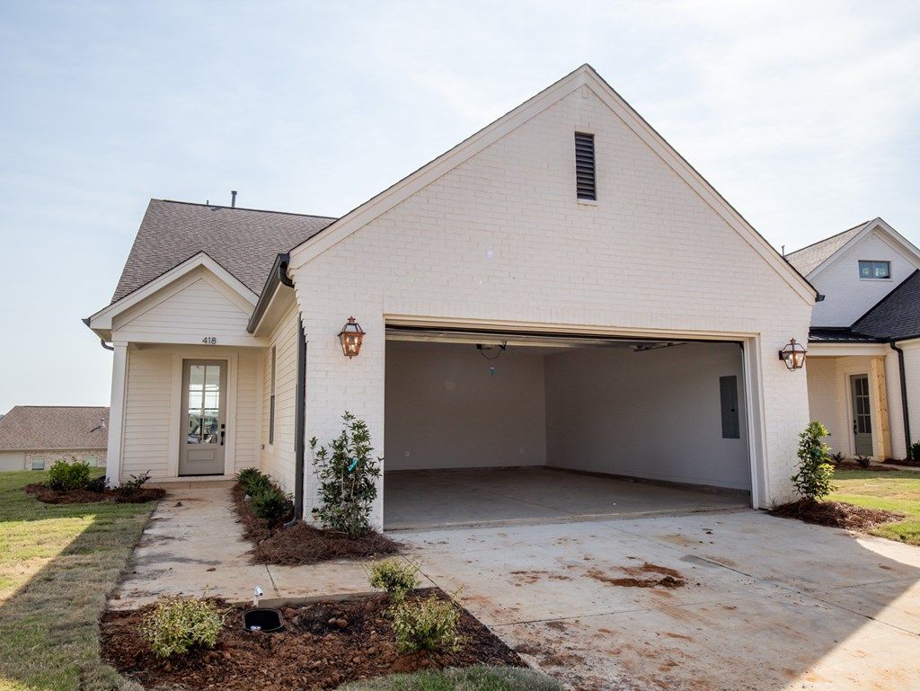 Photo of 204 Grove View Drive, OXFORD, MS 38655 (MLS # 164648)