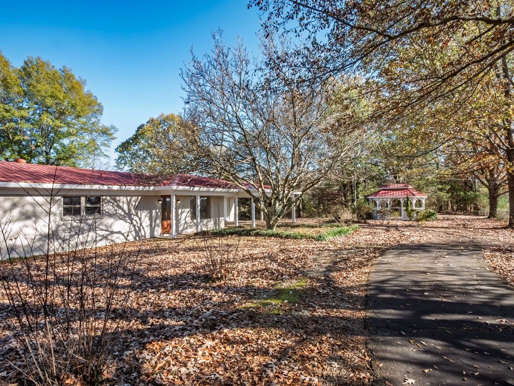 Photo of 1997 Vassar Road, POPE, MS 38658 (MLS # 162235)