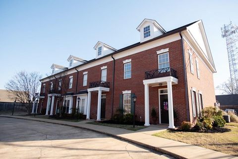 Photo of 100 PR 3085 Old Taylor, OXFORD, MS 38655 (MLS # 166928)