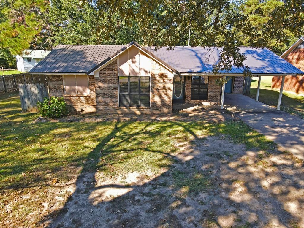Photo of 114 Williams Street, BRUCE, MS 38915 (MLS # 161875)