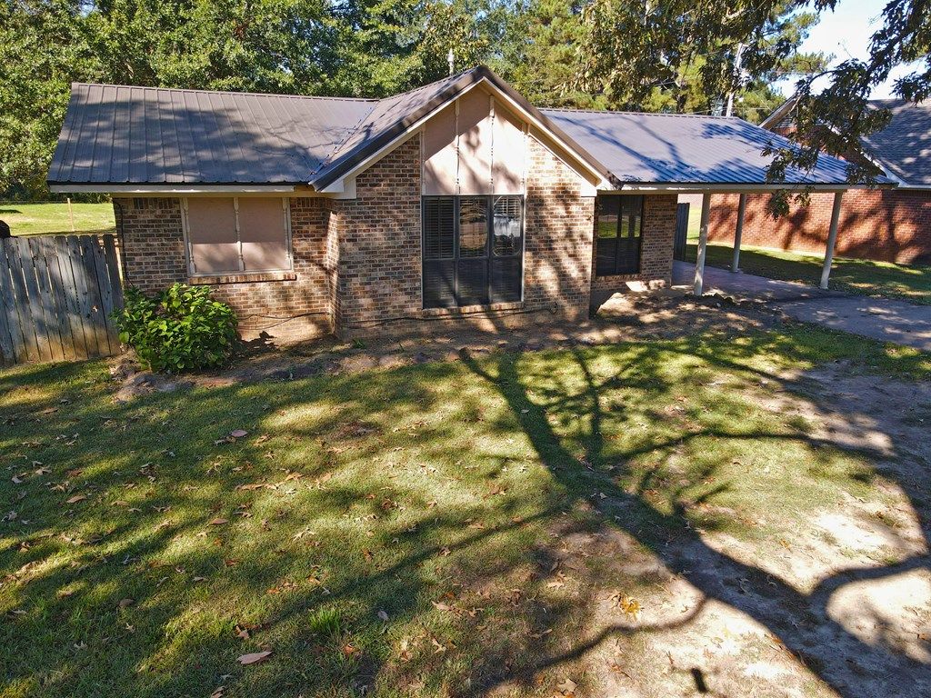 Photo of 114 Williams Street, BRUCE, MS 38915 (MLS # 161875)