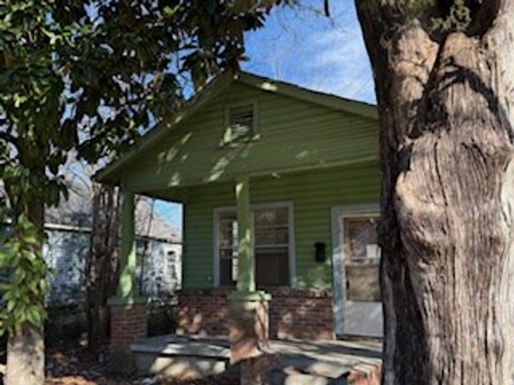 Photo of 319 Nichols Ave, GREENWOOD, MS 38930 (MLS # 162372)