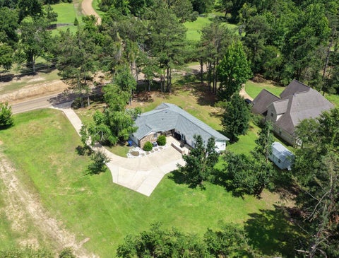 Photo of 415 Woodland Road, BATESVILLE, MS 38606 (MLS # 167377)