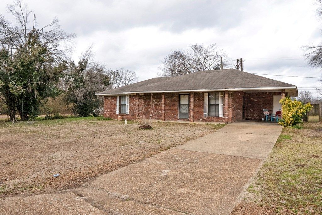 Photo of 202 Gay St, BATESVILLE, MS 38606 (MLS # 164600)