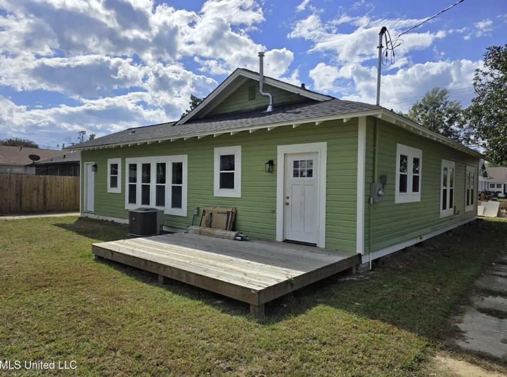 Photo of 512 5TH St. North St, OTHER, MS 38821 (MLS # 162248)