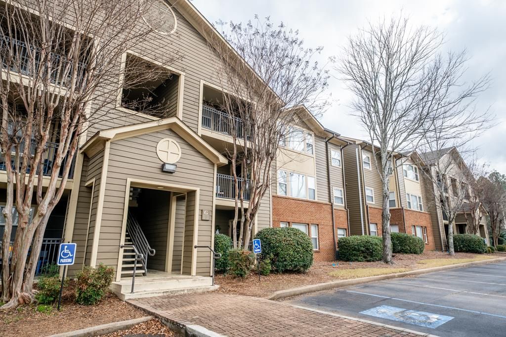 Photo of 2100 Old Taylor Rd #325, OXFORD, MS 38655 (MLS # 162326)