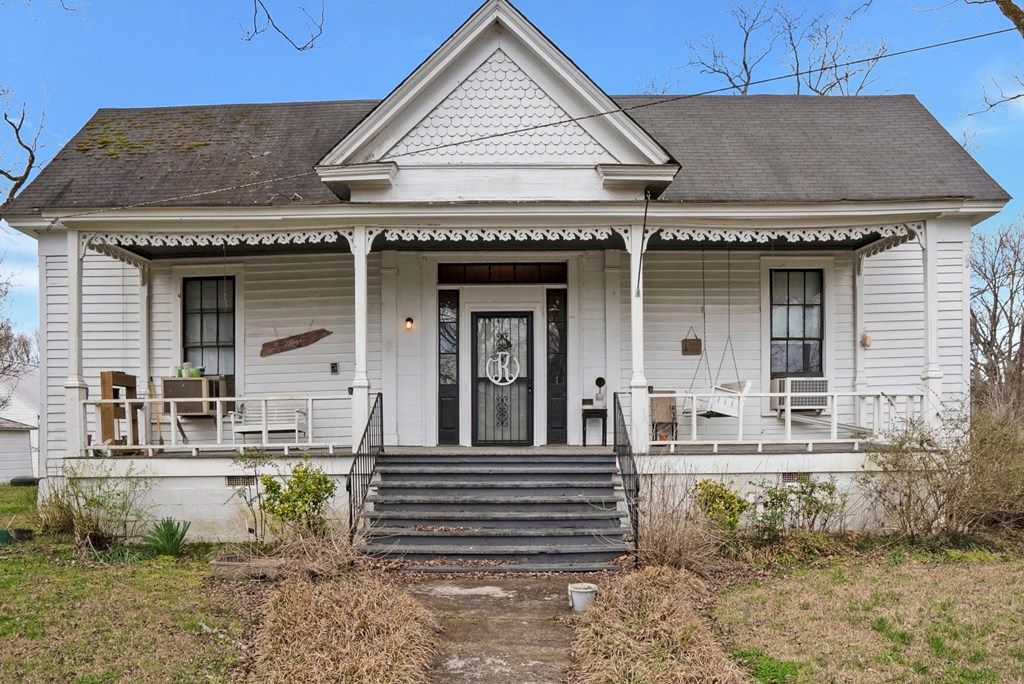 Photo of 305 Court St, COURTLAND, MS 38620 (MLS # 166806)