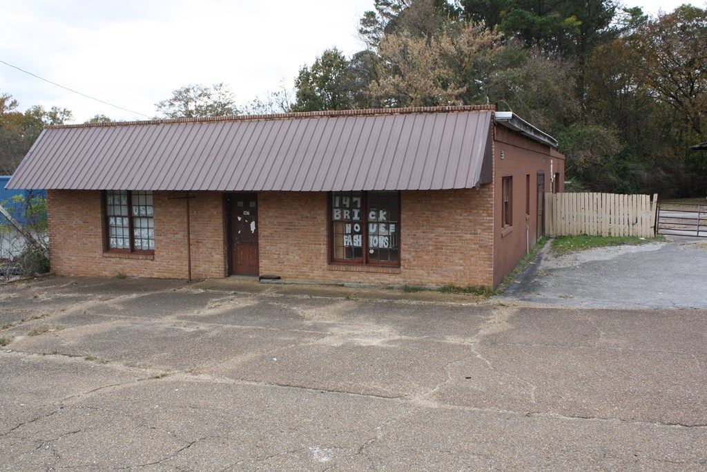 Photo of 147 Highway 51 North, BATESVILLE, MS 28606 (MLS # 162148)