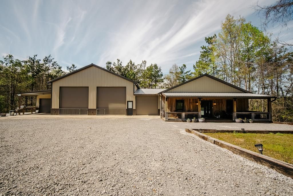 Photo of 475 Deer Creek Rd, GRENADA, MS 38901 (MLS # 166965)