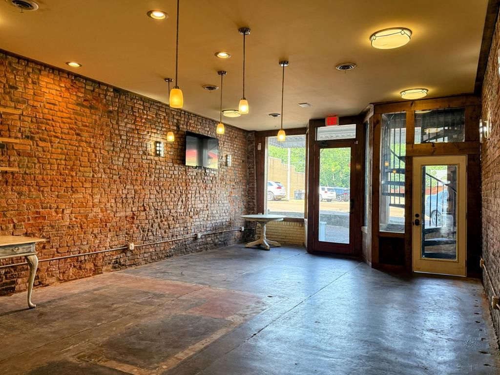 Photo of 405 North Main, WATER VALLEY, MS 38965 (MLS # 166802)