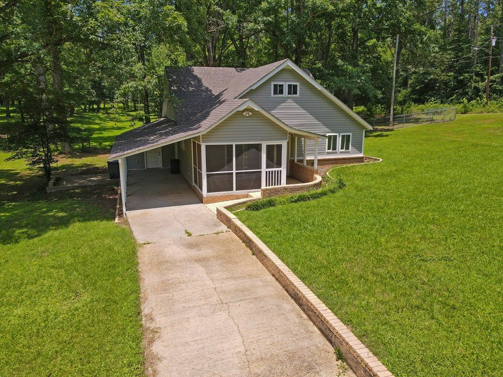 Photo of 319 Rogers Avenue, BRUCE, MS 38915 (MLS # 164464)