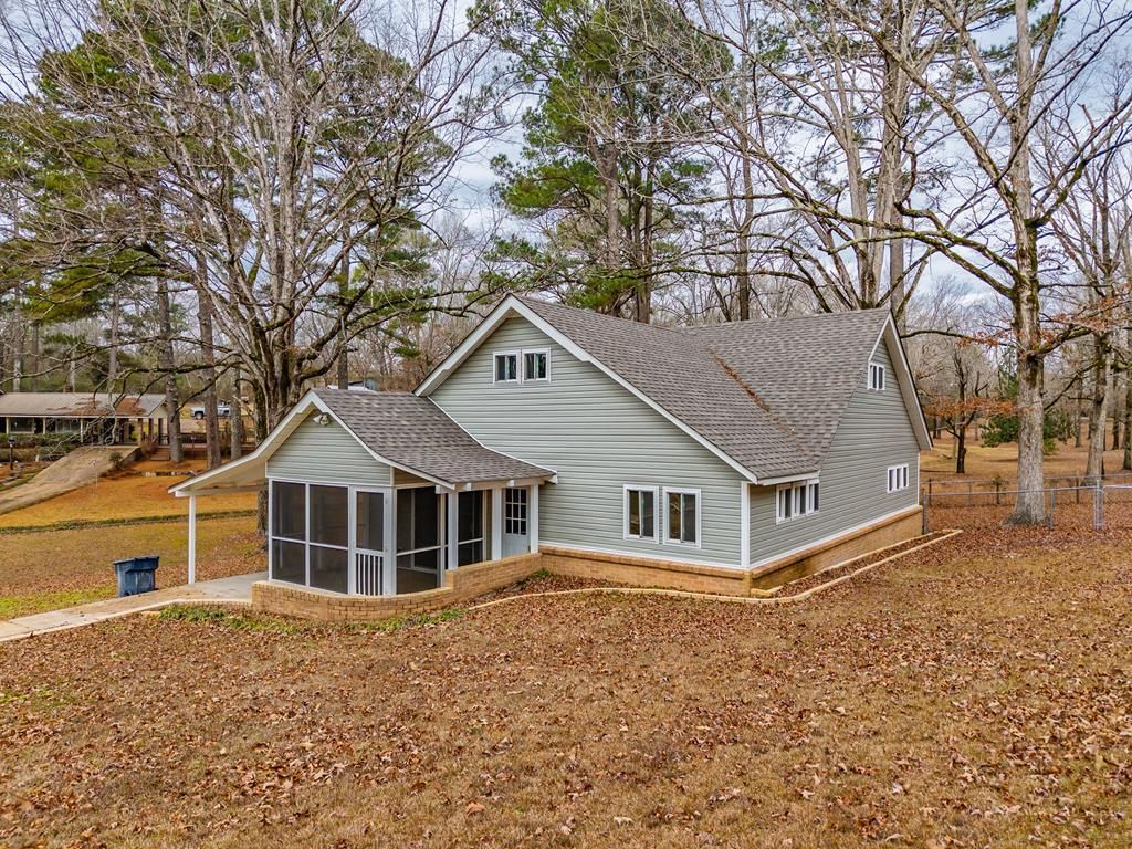 Photo of 319 Rogers Avenue, BRUCE, MS 38915 (MLS # 164464)