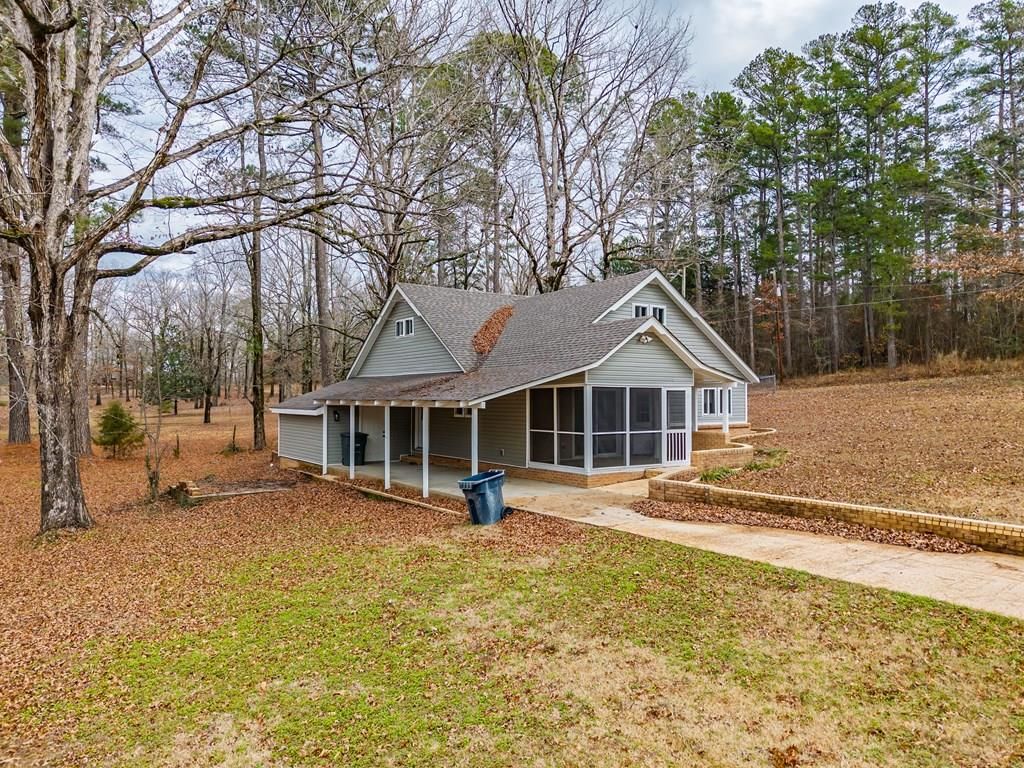 Photo of 319 Rogers Avenue, BRUCE, MS 38915 (MLS # 164464)