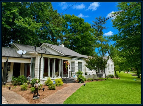 Photo of 208 Sycamore St, SARDIS, MS 38666 (MLS # 167510)