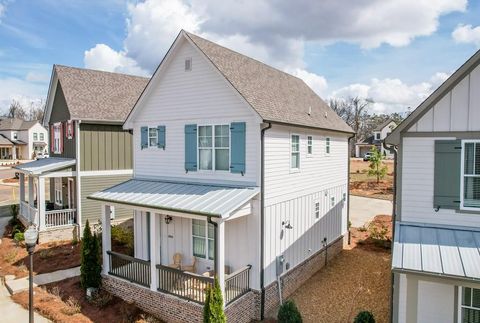 Photo of 1404 Pleasant Drive, OXFORD, MS 38655 (MLS # 164751)