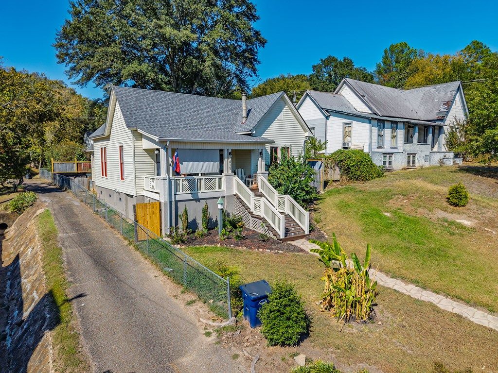 Photo of 615 N. Main Street, WATER VALLEY, MS 38965 (MLS # 161900)