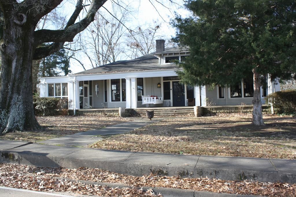 Photo of 128 Eureka Street, BATESVILLE, MS 38606 (MLS # 162368)