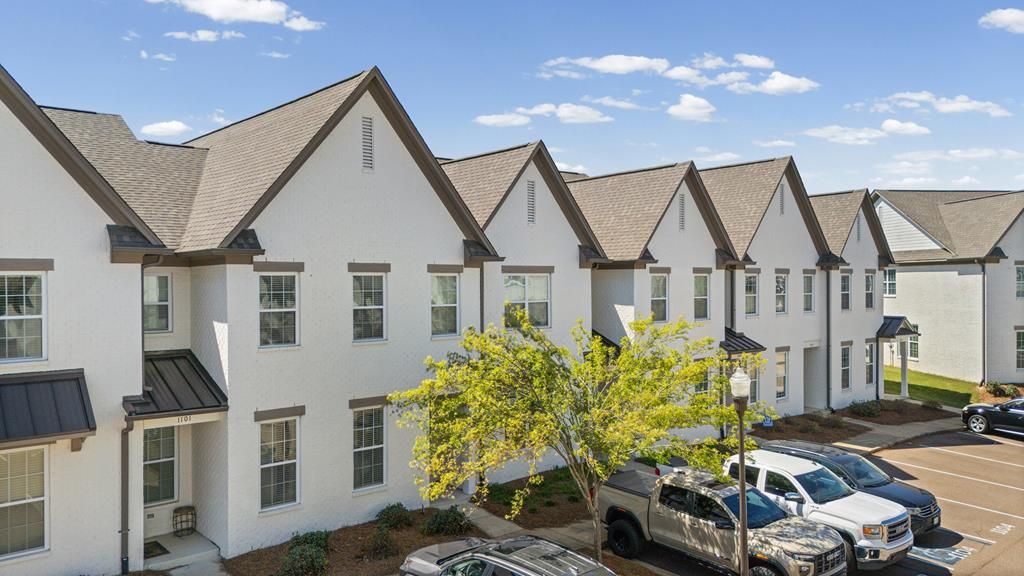 Photo of 102 Farm View #1102 Vw, OXFORD, MS 38655 (MLS # 167111)