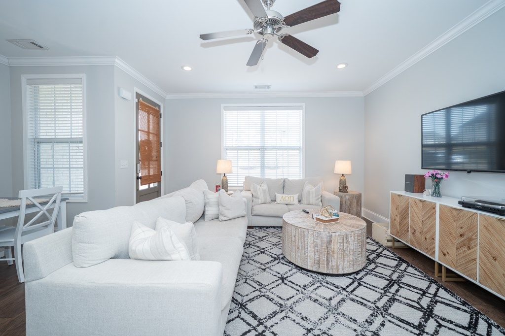 Photo of 102 Farm View Dr #402 Dr, OXFORD, MS 38655 (MLS # 167019)