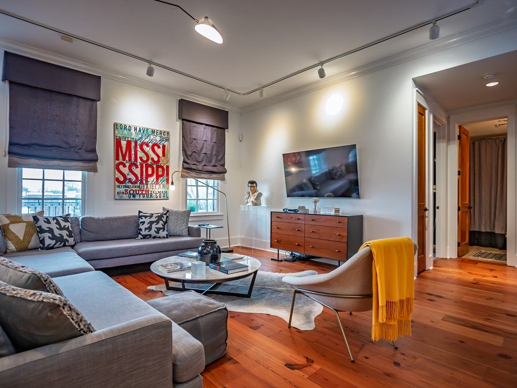 Photo of 1300 Van Buren #312 Ave, OXFORD, MS 38655 (MLS # 166808)